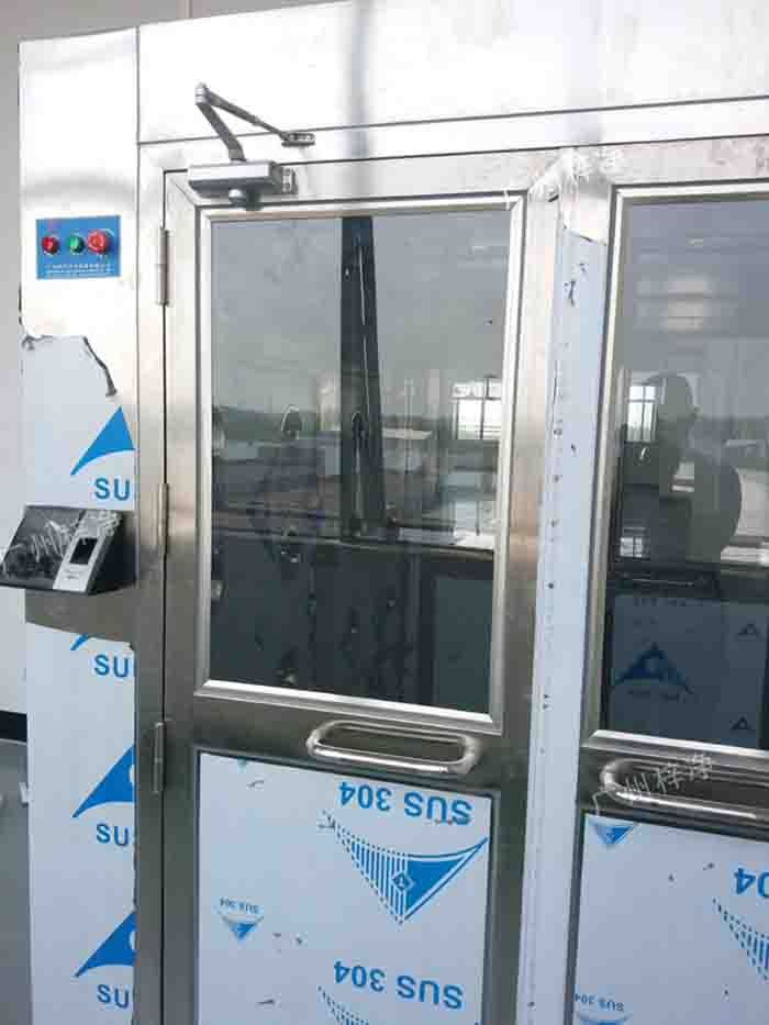 雙門門禁刷卡風淋室產(chǎn)品細節(jié) 雙門門禁刷卡風淋室產(chǎn)品細節(jié)