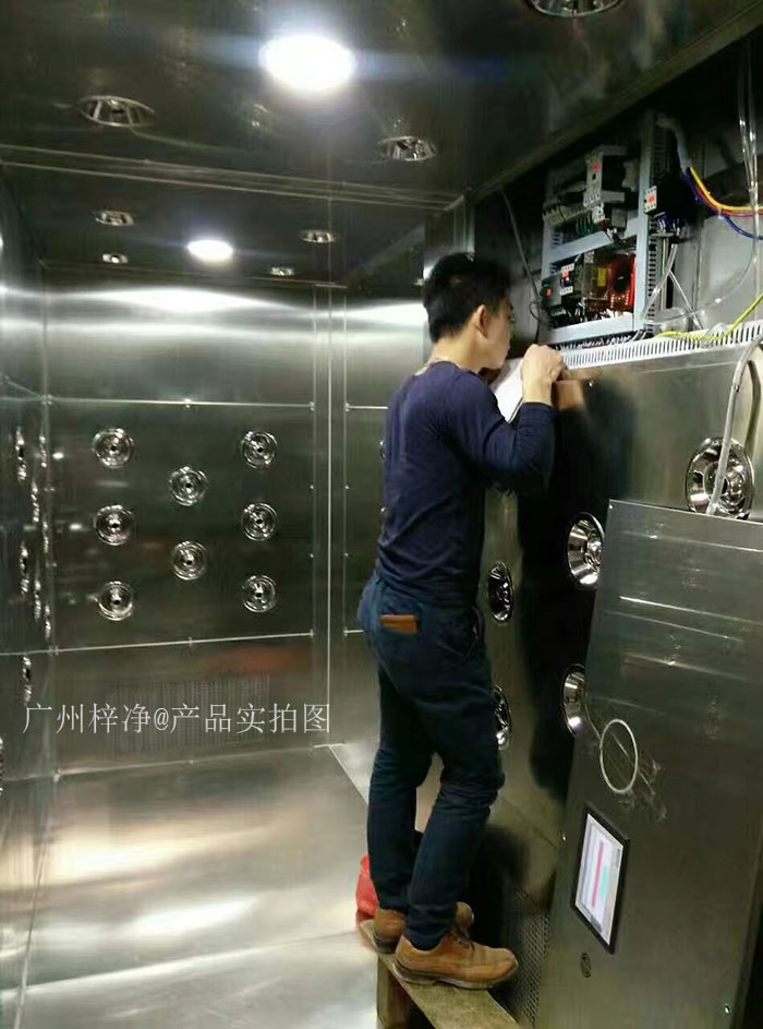 檢查風(fēng)淋室控制器是否損壞，按鈕是否失靈。