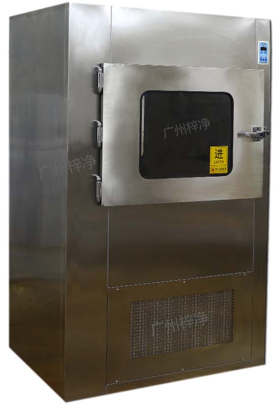 風(fēng)淋傳遞窗主要用于潔凈室和非潔凈區(qū)之間或不同等級不同壓力的潔凈室之間傳遞小物件的設(shè)備